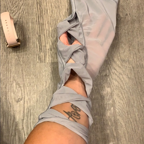 Victoria’s Secret Leggings size Small - Picture 4 of 5